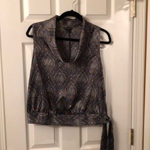 Silky sleeveless shirt